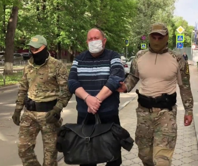Экс-директора "Крымавтотранса" задержали по обвинению в присвоении 5 млн рублей